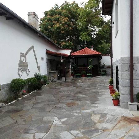 Къща В Центъра На Стрелча, Джакузи С Минерална Вода Exterior photo